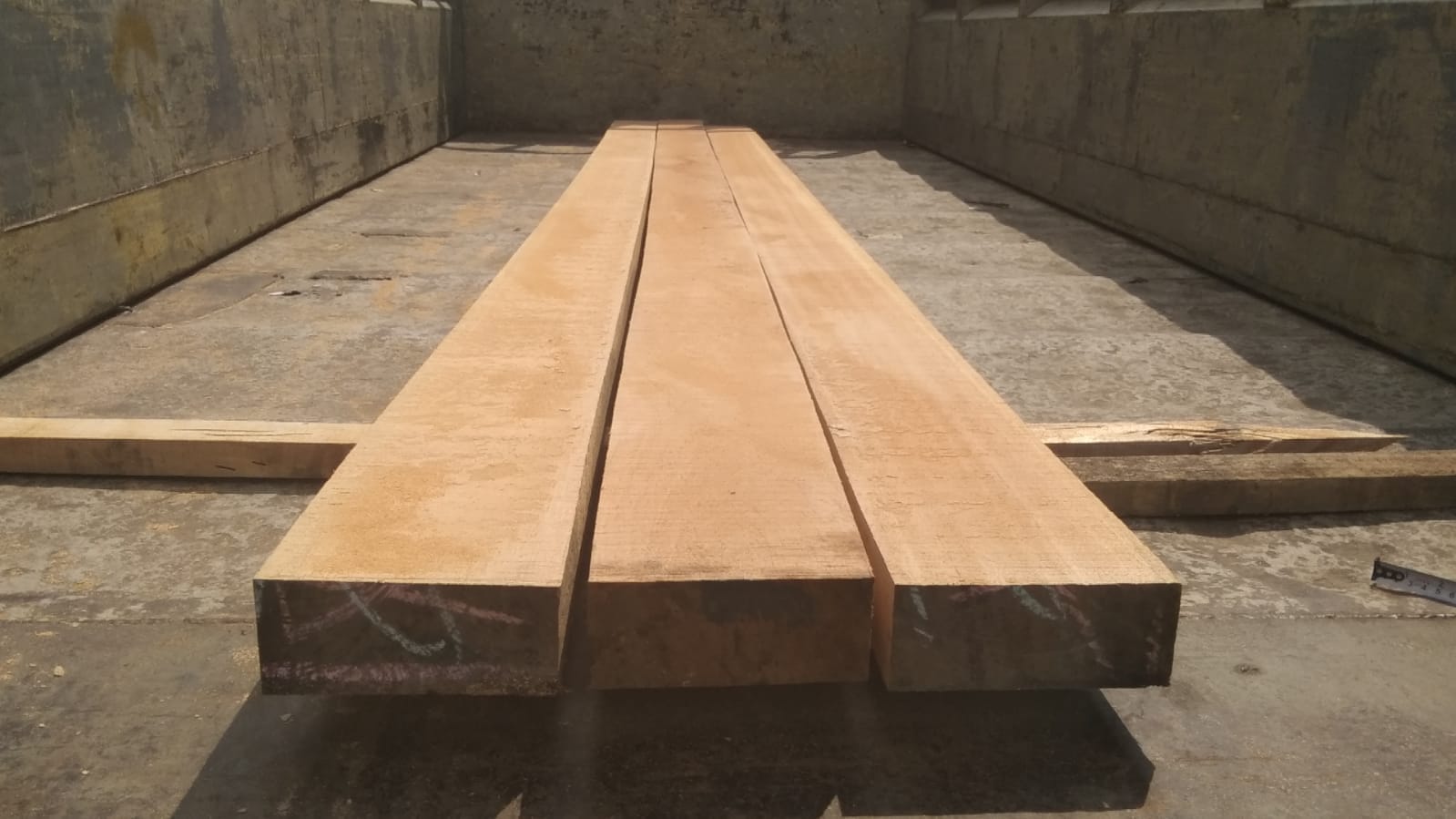 Material Kayu Bengkirai Decking Outdoor & Balok – PD Sumber Jaya gudang PD Sumber Jaya Cilincing